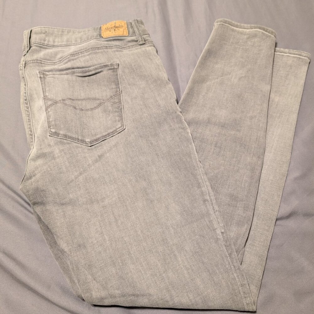 Size 14 - Regular - Abercrombie & Fitch - Super Skinny